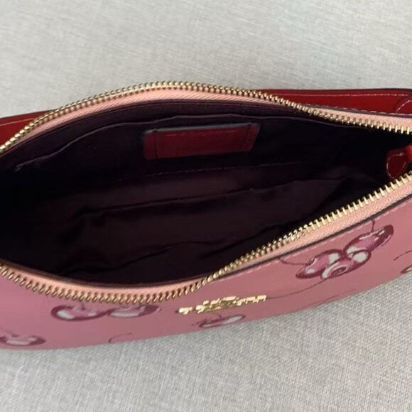 Coach red cherry print bag, size 24 x 157 cm. - Picture 8 of 9